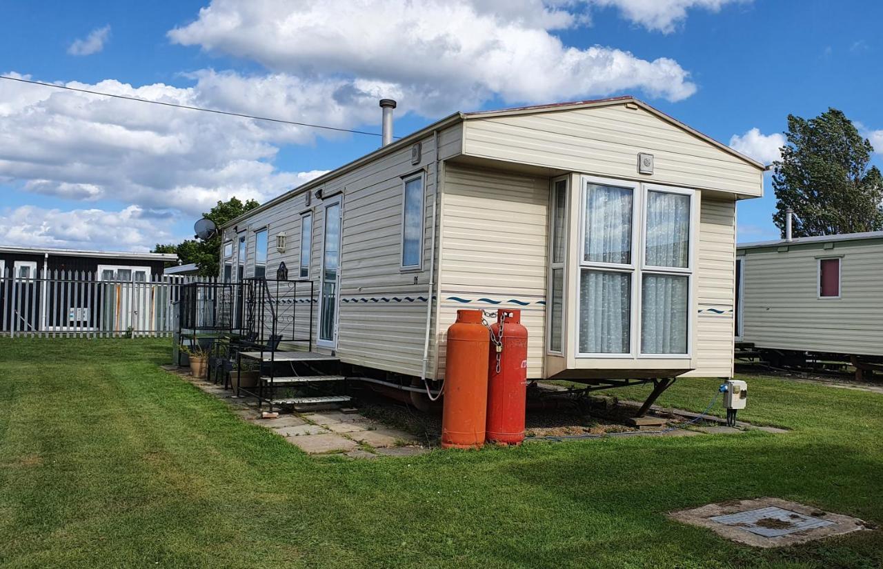 King'S Caravan Park, Caravan To Sleep 6 People Chapel Saint Leonards Exterior photo